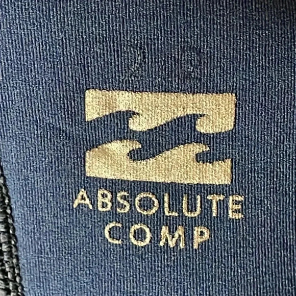 Billabong Absolute 2/2mm Spring Wetsuit
10 youth would fit 8-10 see sizing - Picture 9 of 9